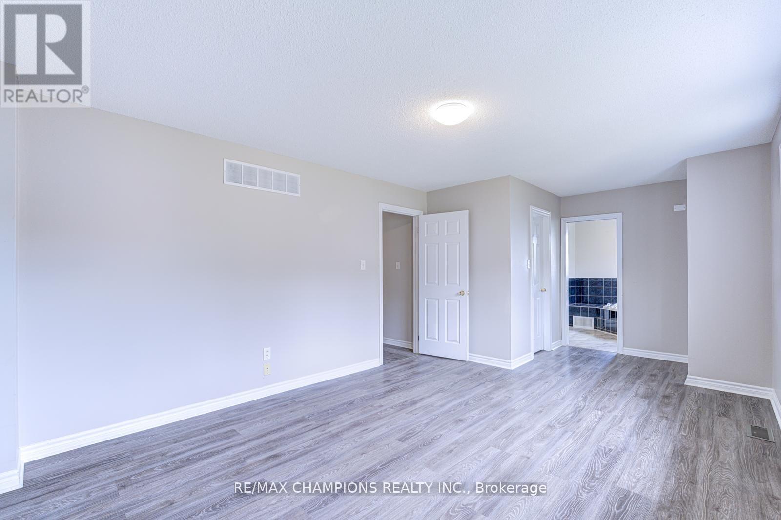 20 Bell Street, Barrie, Ontario  L4N 0J2 - Photo 26 - S13024880