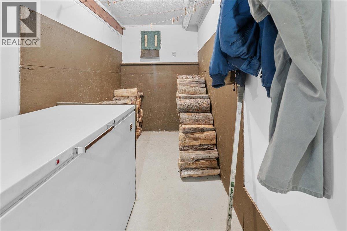 1215 Trinity Valley Road, Lumby, British Columbia  V0E 2G4 - Photo 31 - 10384157