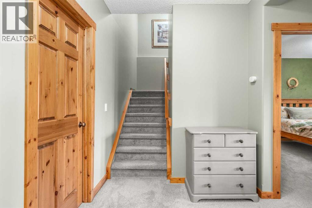 122 Hidden Creek Heights Nw, Calgary, Alberta  T3A 6K9 - Photo 35 - A2303964