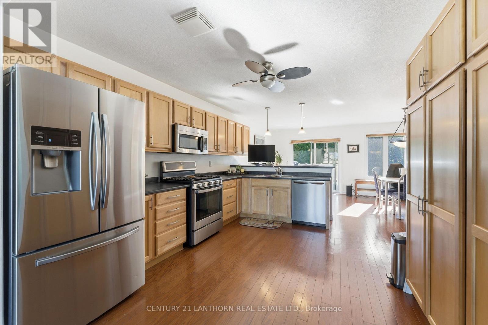 167 Nicholas Street, Quinte West (Murray Ward), Ontario  K8V 6E8 - Photo 11 - X13027672