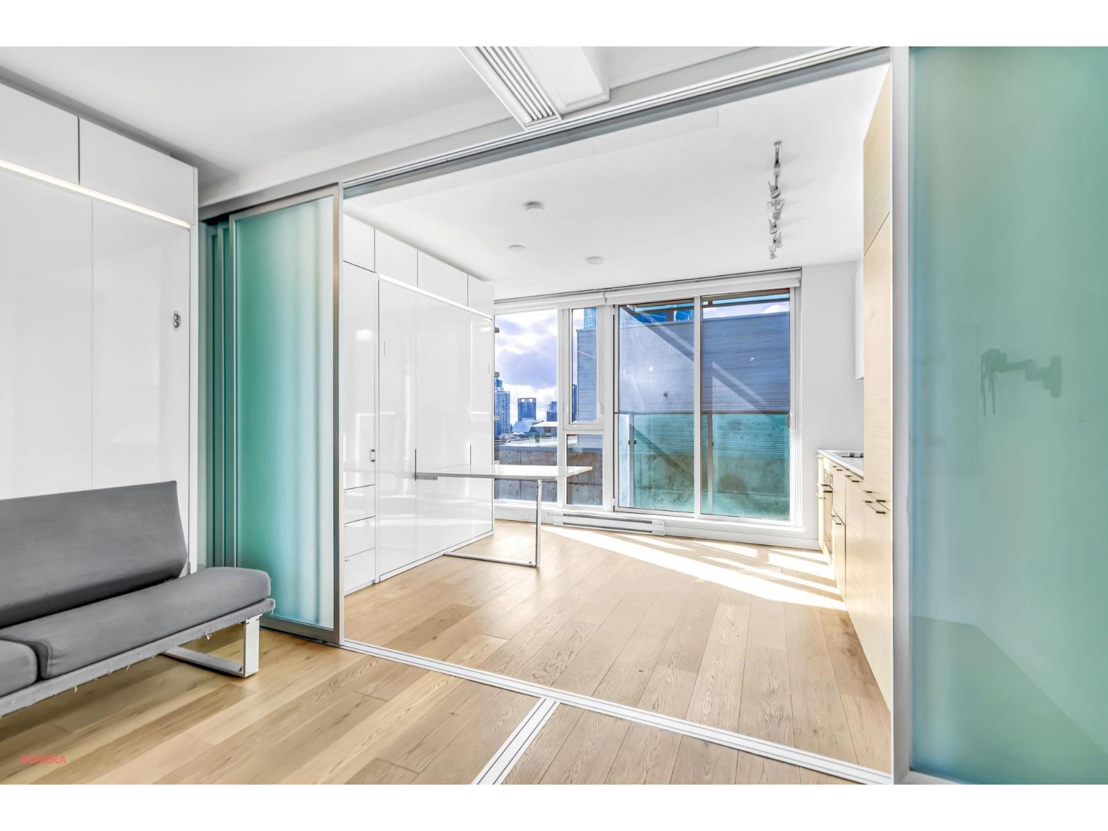 1001 13438 Central Avenue, Surrey, British Columbia  V3T 0N2 - Photo 7 - R3113621