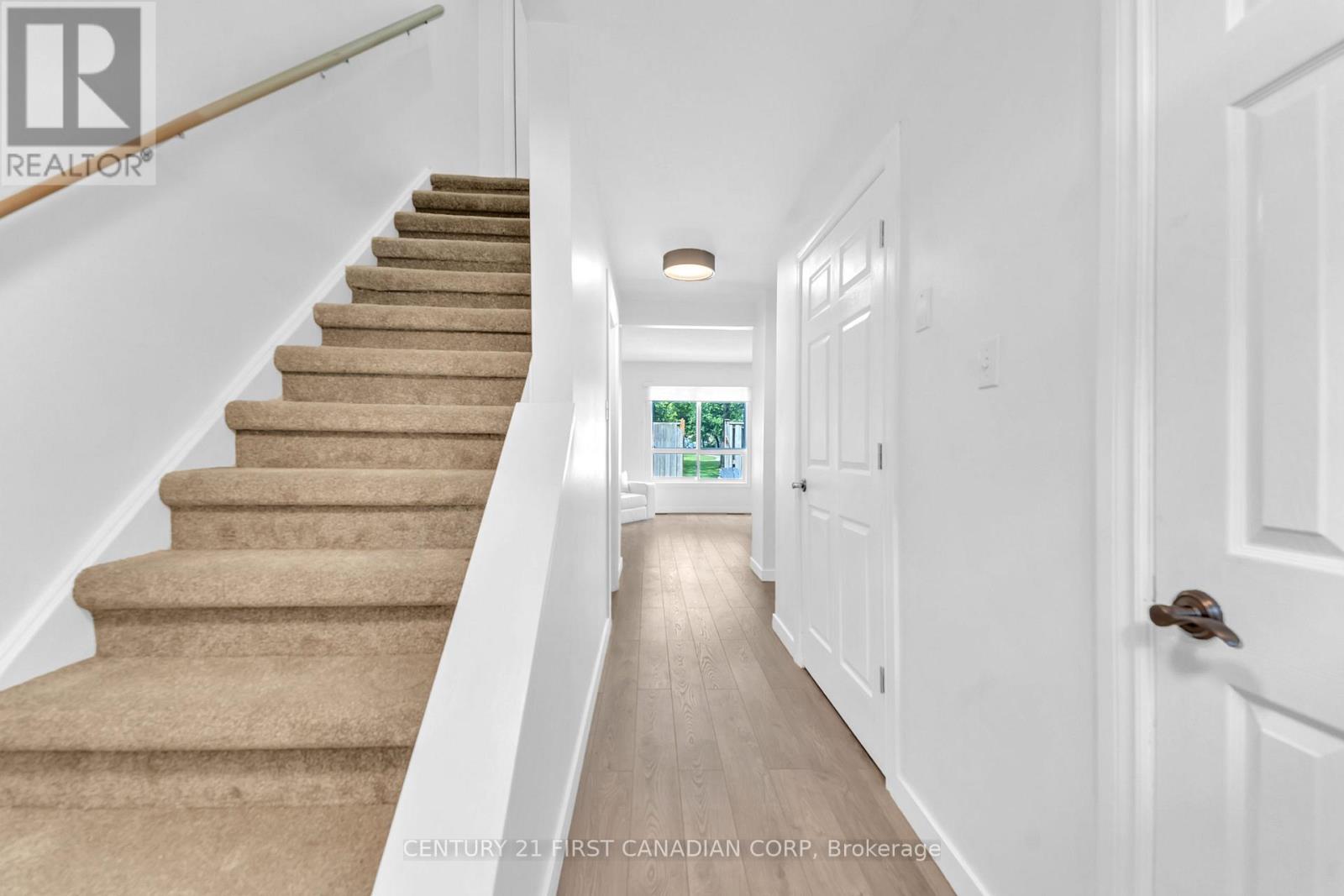 166 Southdale Road, London South, Ontario  N6J 2J1 - Photo 2 - X13027662