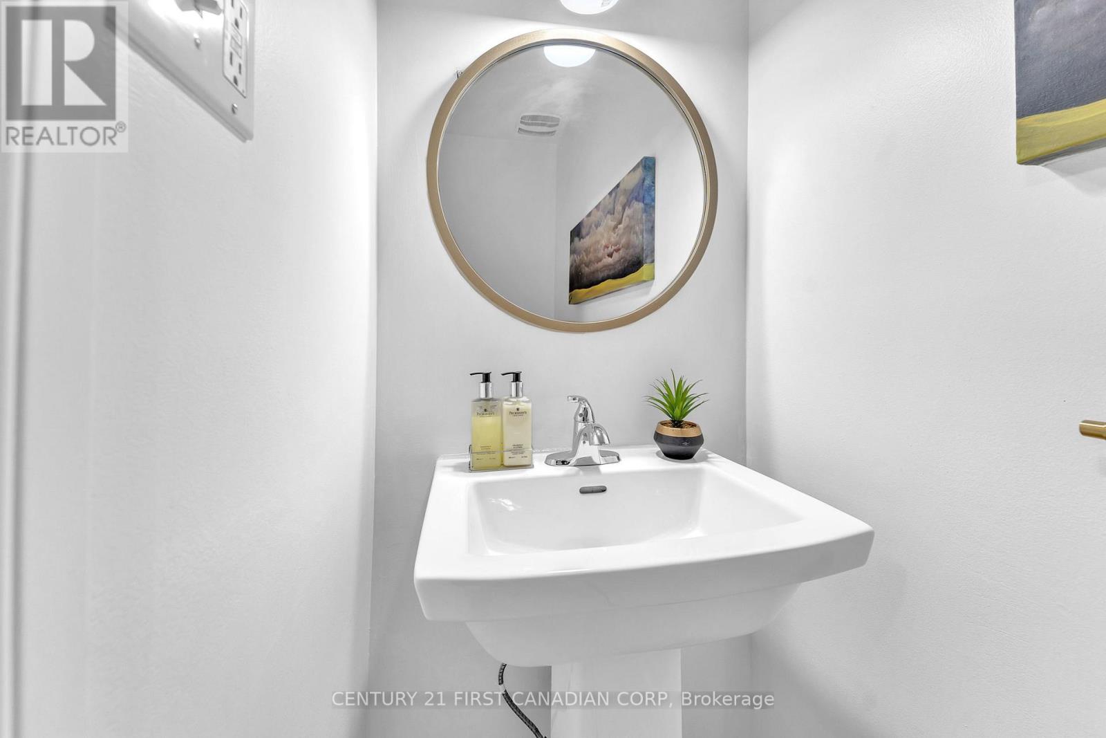 166 Southdale Road, London South, Ontario  N6J 2J1 - Photo 3 - X13027662