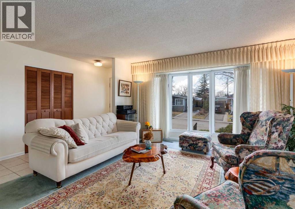 38 Spokane Street SW, Calgary, Alberta  T2W 0M5 - Photo 2 - A2302198