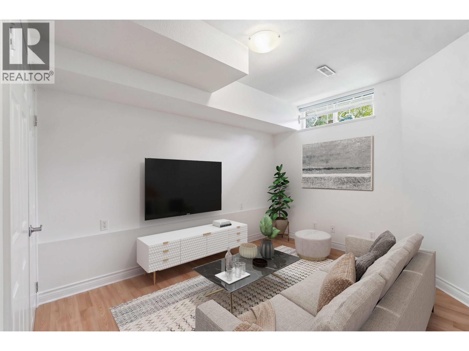 8433 Jellicoe Street, Vancouver, British Columbia  V5S 2J4 - Photo 5 - R3113973