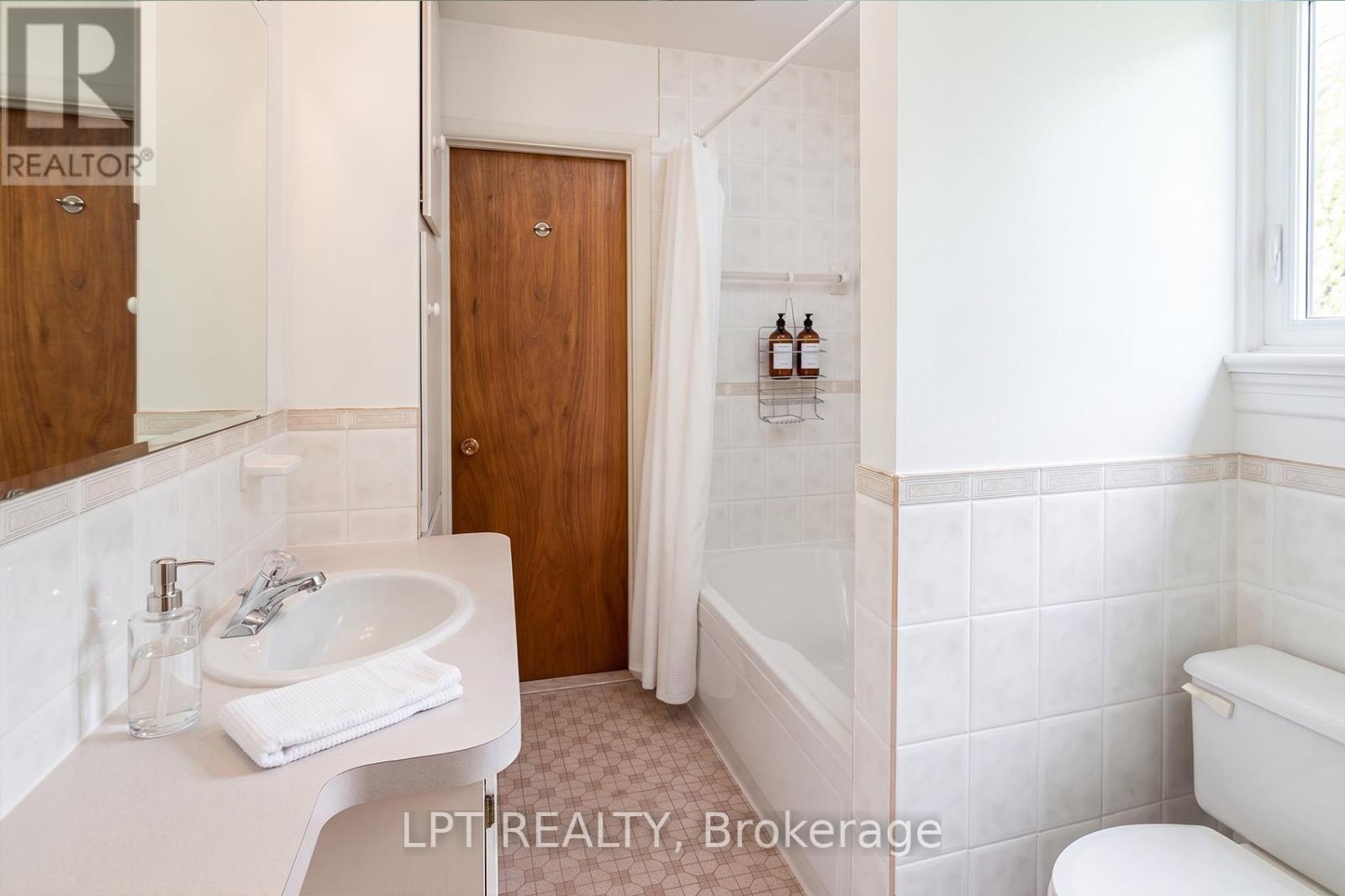 1745 Ortona Avenue, Ottawa, Ontario  K2C 1W8 - Photo 9 - X13027692