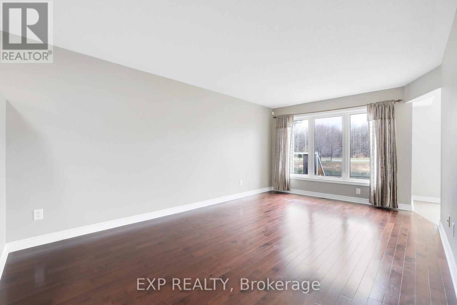 352 Forestbrook Street, Ottawa, Ontario  K2K 0B8 - Photo 10 - X13027762