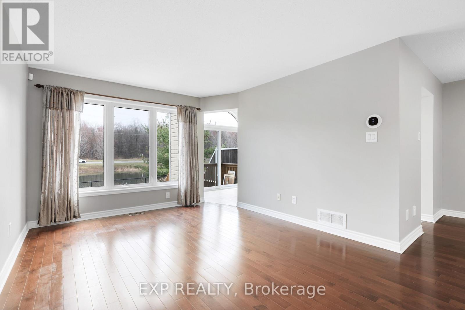 352 Forestbrook Street, Ottawa, Ontario  K2K 0B8 - Photo 12 - X13027762