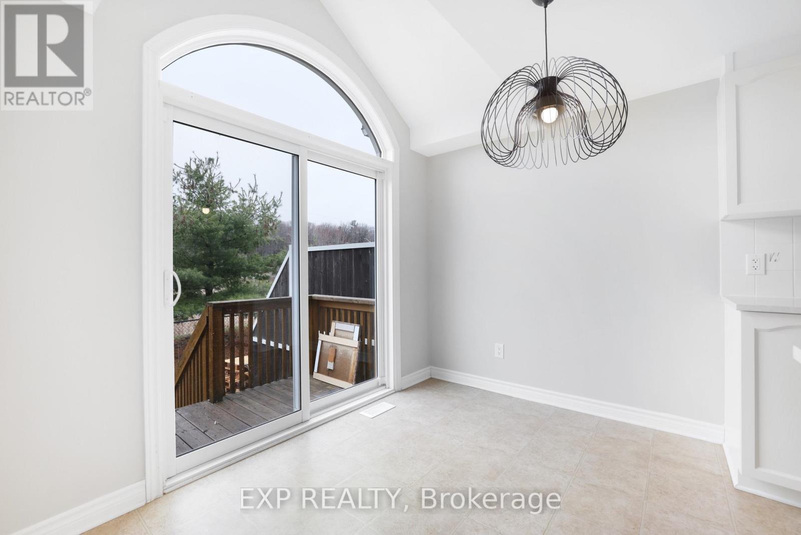 352 Forestbrook Street, Ottawa, Ontario  K2K 0B8 - Photo 14 - X13027762