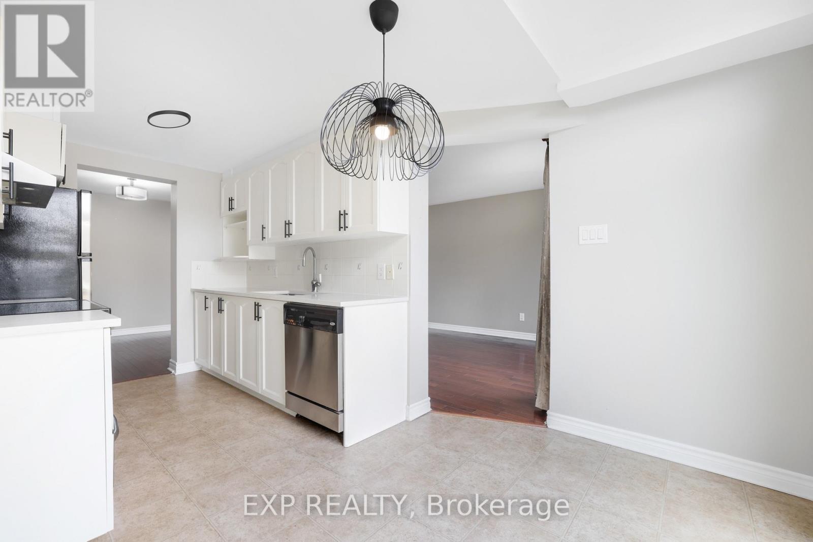 352 Forestbrook Street, Ottawa, Ontario  K2K 0B8 - Photo 16 - X13027762