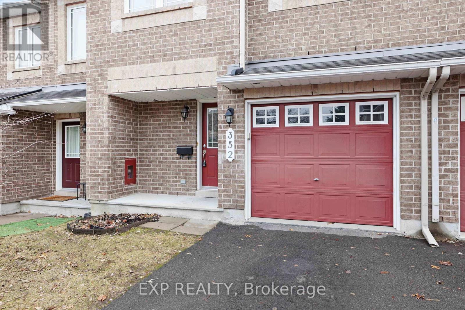 352 Forestbrook Street, Ottawa, Ontario  K2K 0B8 - Photo 3 - X13027762