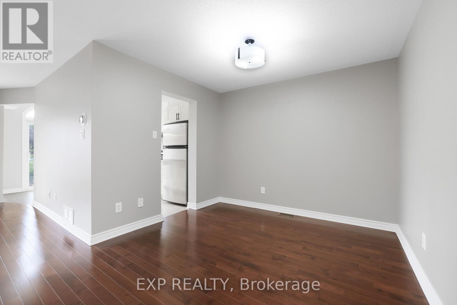 352 Forestbrook Street, Ottawa, Ontario  K2K 0B8 - Photo 8 - X13027762