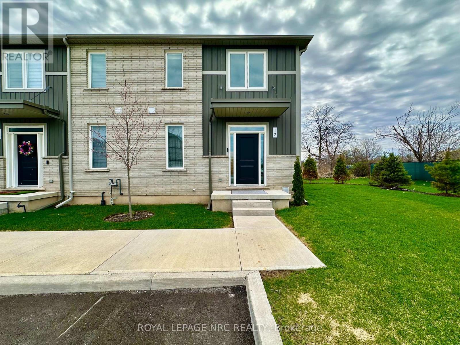 17 - 121a Moffatt Street, St. Catharines, Ontario  L2P 0G4 - Photo 2 - X13027710