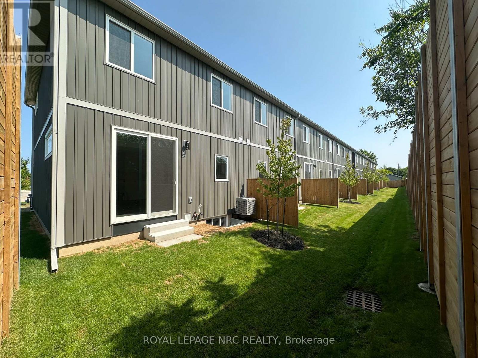 17 - 121a Moffatt Street, St. Catharines, Ontario  L2P 0G4 - Photo 25 - X13027710