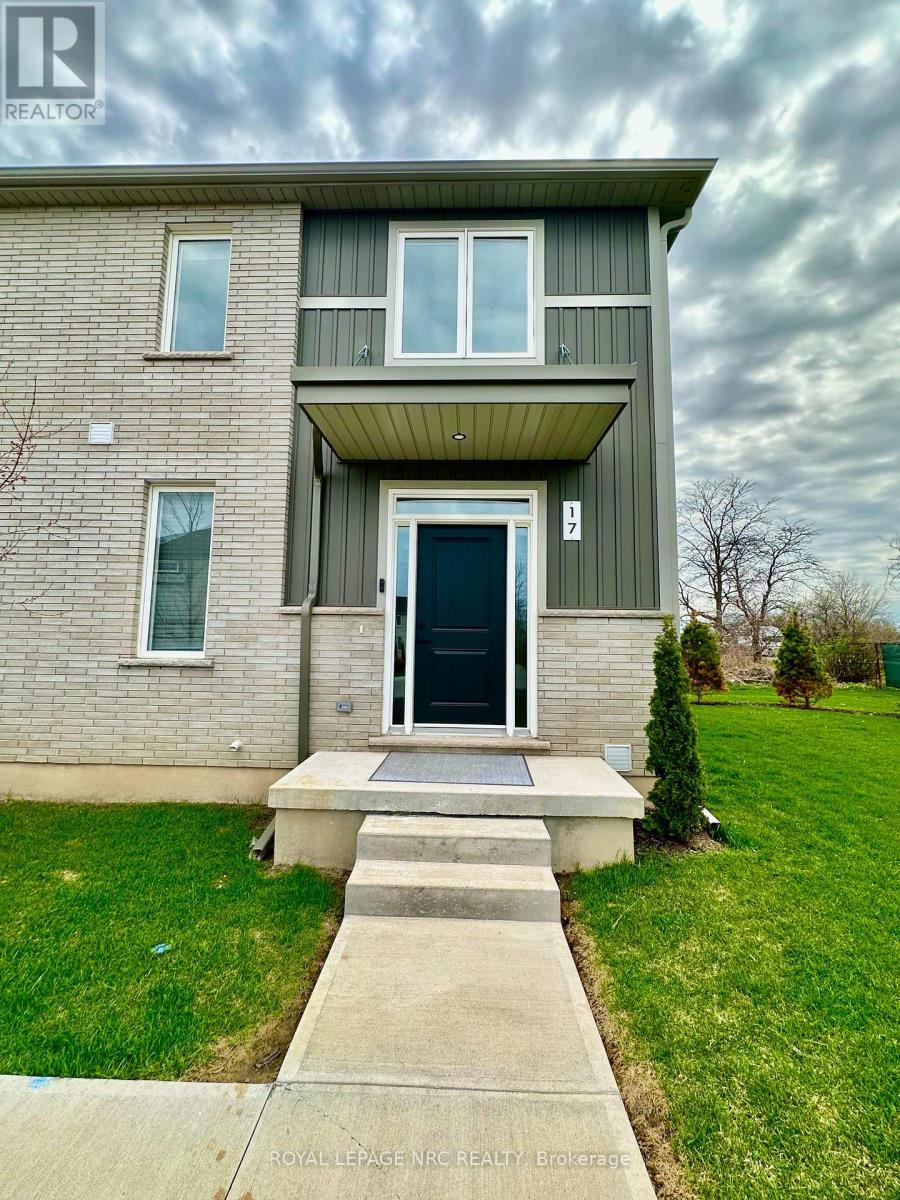 17 - 121a Moffatt Street, St. Catharines, Ontario  L2P 0G4 - Photo 3 - X13027710