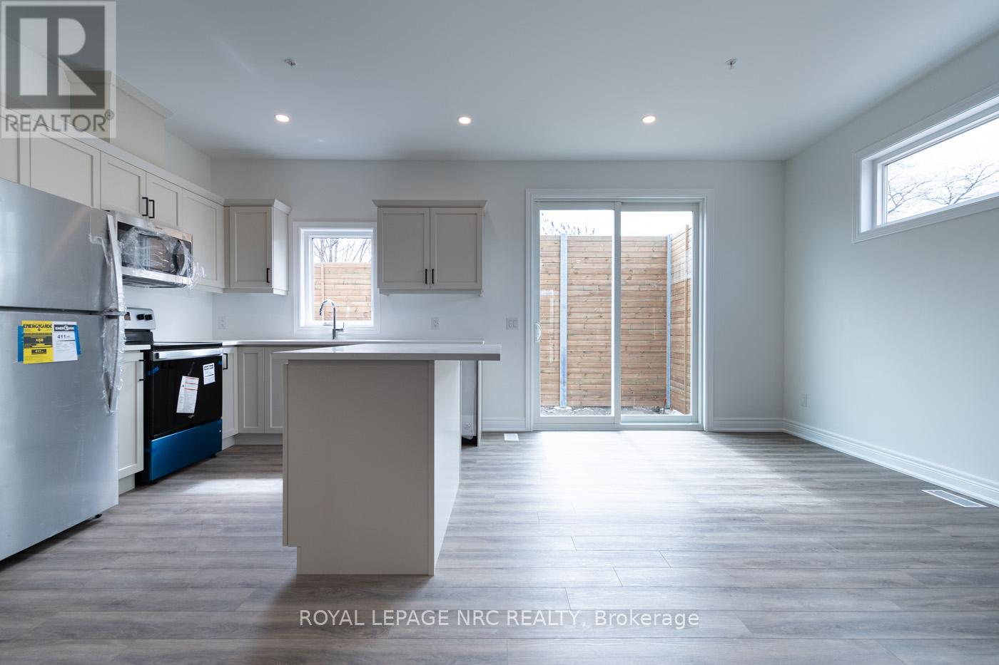 17 - 121a Moffatt Street, St. Catharines, Ontario  L2P 0G4 - Photo 7 - X13027710