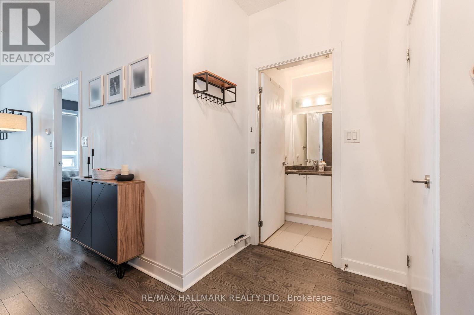 2211 - 18 Harbour Street, Toronto, Ontario  M6J 2Z6 - Photo 11 - C13027698