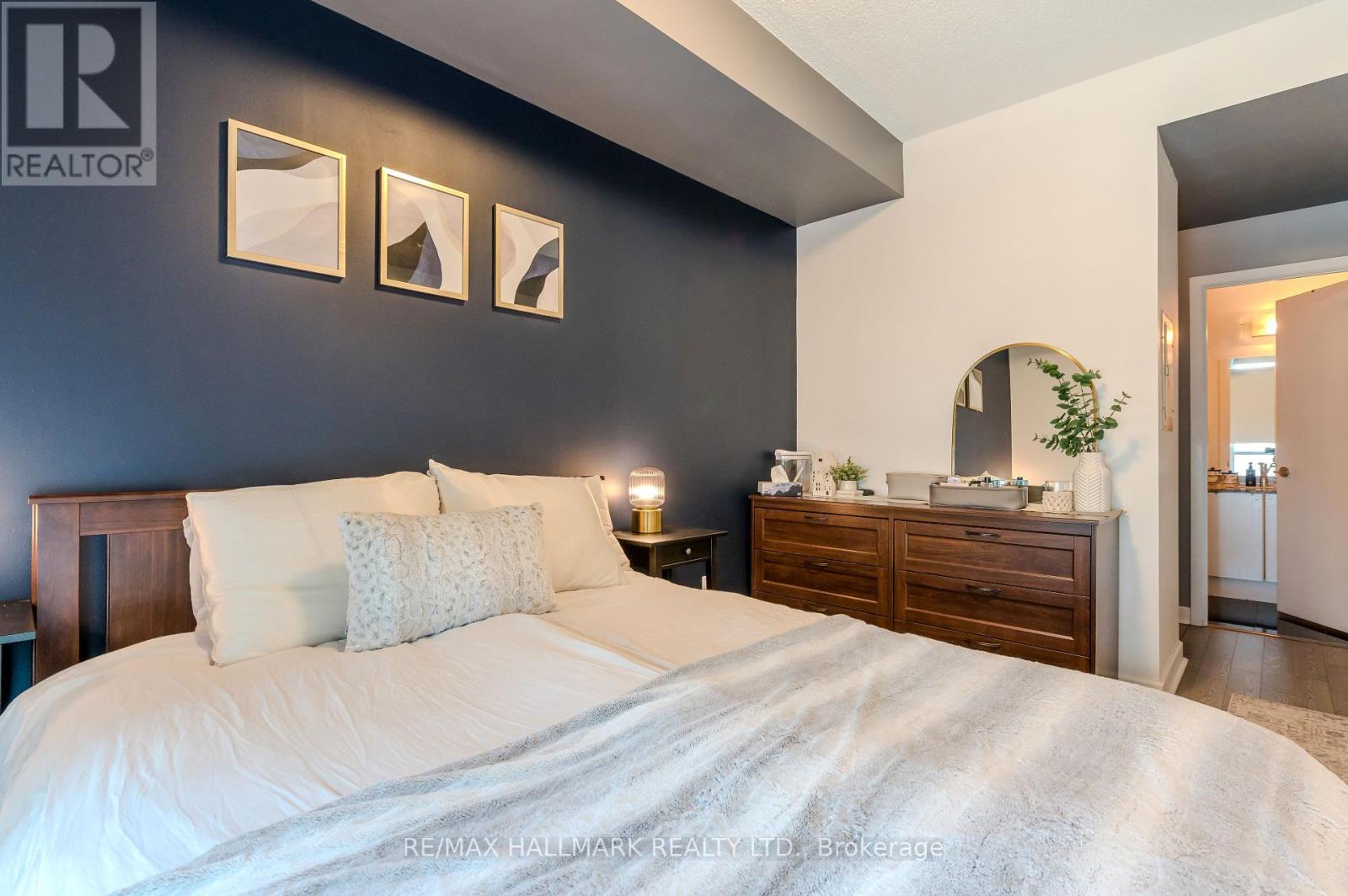 2211 - 18 Harbour Street, Toronto, Ontario  M6J 2Z6 - Photo 12 - C13027698