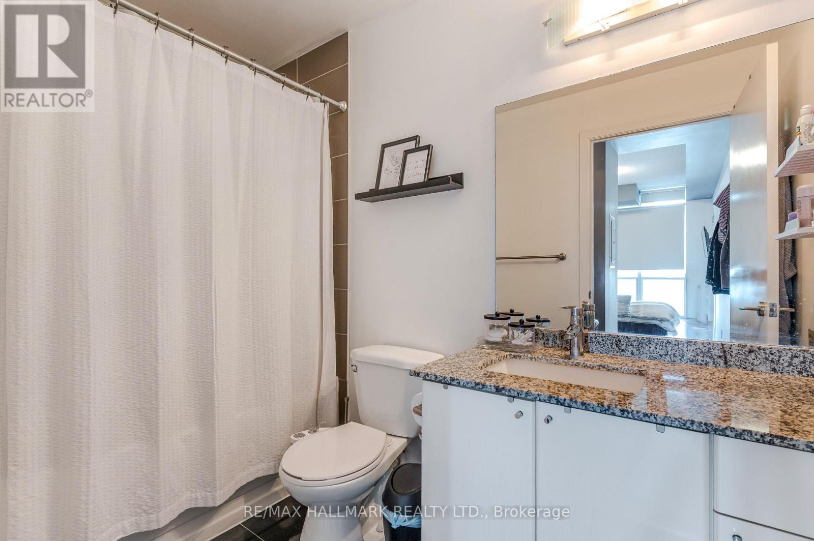 2211 - 18 Harbour Street, Toronto, Ontario  M6J 2Z6 - Photo 15 - C13027698