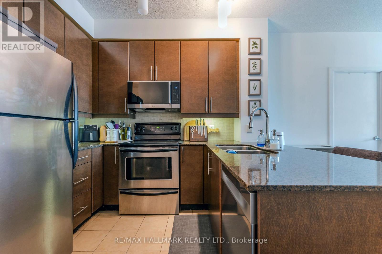2211 - 18 Harbour Street, Toronto, Ontario  M6J 2Z6 - Photo 6 - C13027698
