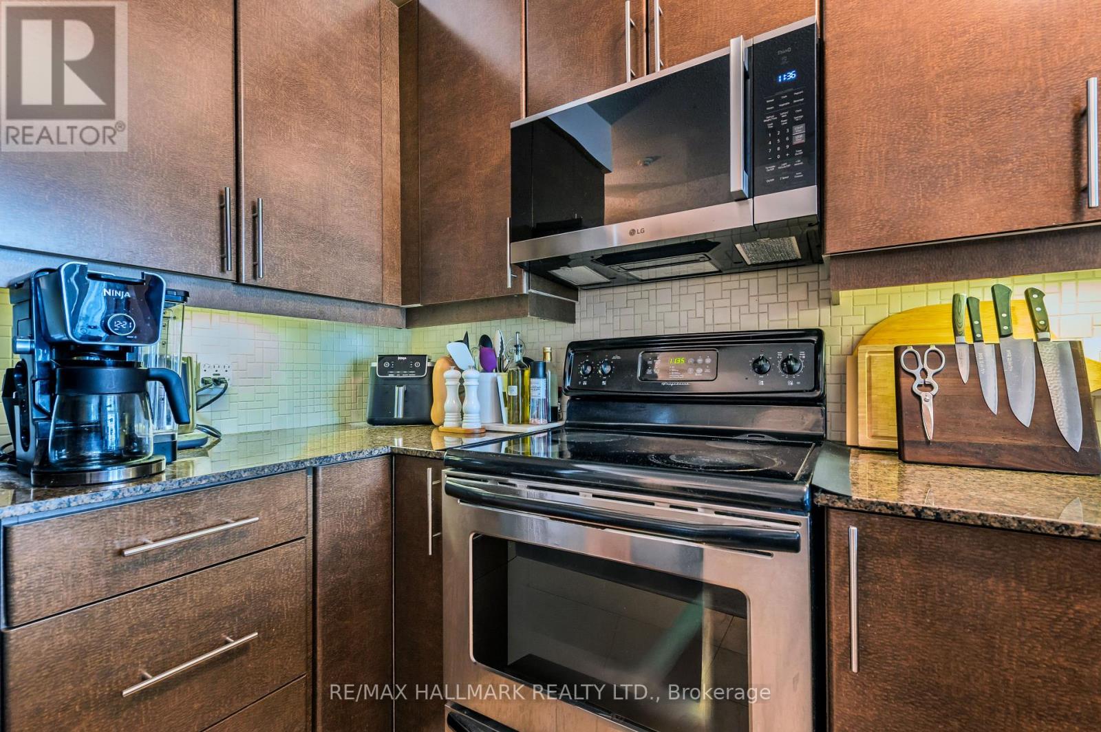 2211 - 18 Harbour Street, Toronto, Ontario  M6J 2Z6 - Photo 7 - C13027698