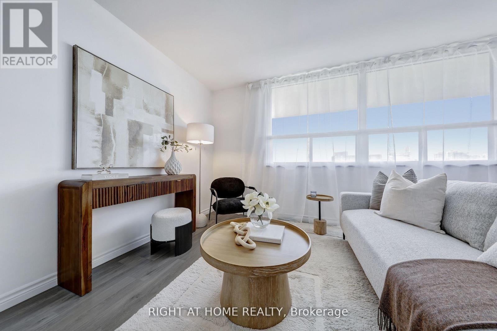 908 - 40 Homewood Avenue, Toronto, Ontario  M4Y 2K2 - Photo 13 - C13027748