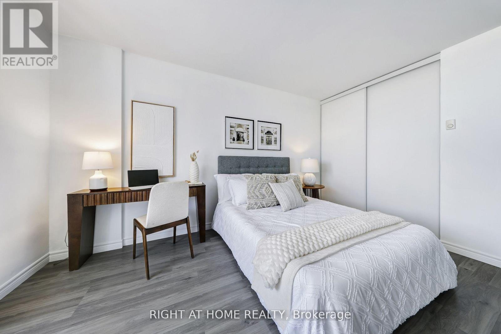 908 - 40 Homewood Avenue, Toronto, Ontario  M4Y 2K2 - Photo 14 - C13027748