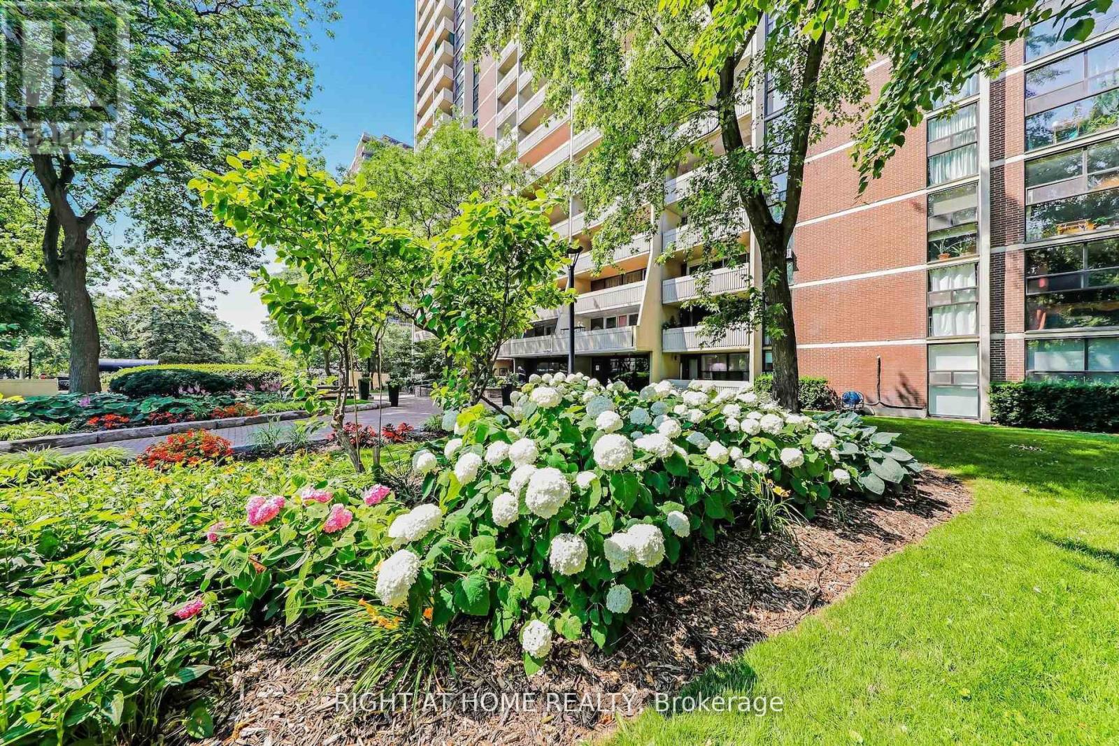 908 - 40 Homewood Avenue, Toronto, Ontario  M4Y 2K2 - Photo 2 - C13027748