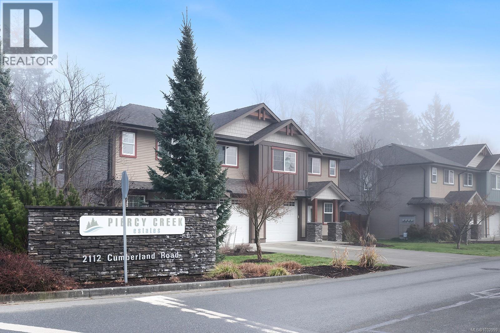 4 2112 CUMBERLAND Rd, Courtenay, British Columbia