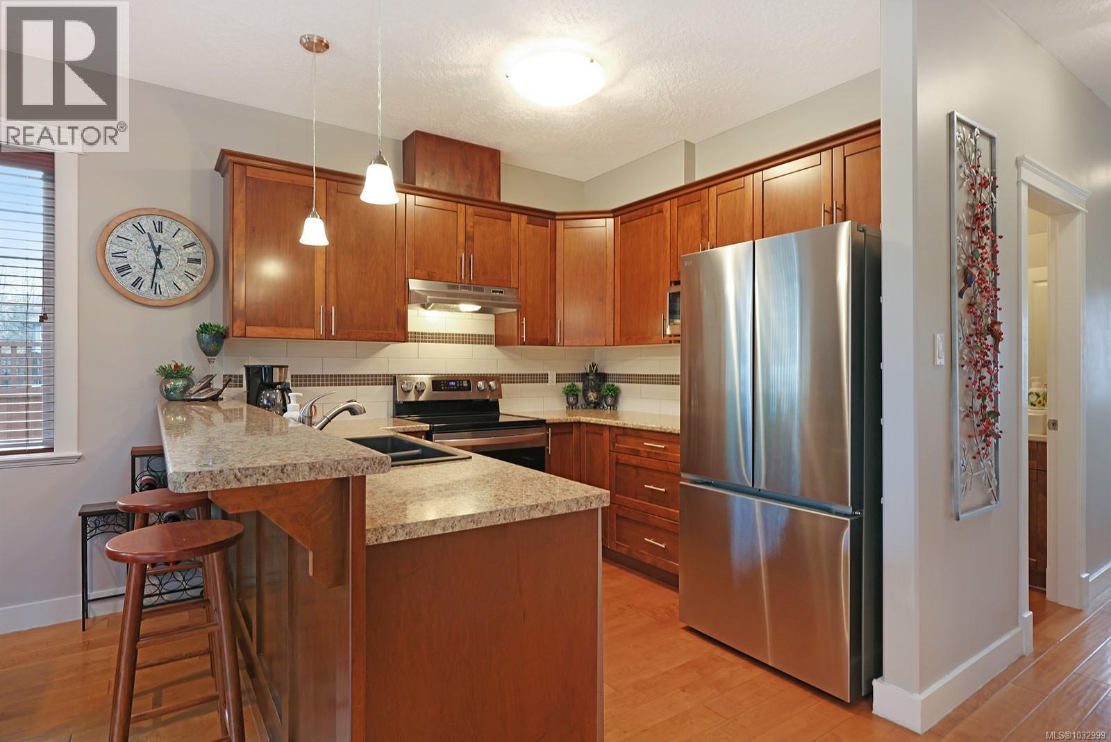 4 2112 Cumberland Rd, Courtenay, British Columbia  V9N 2E9 - Photo 13 - 1032999