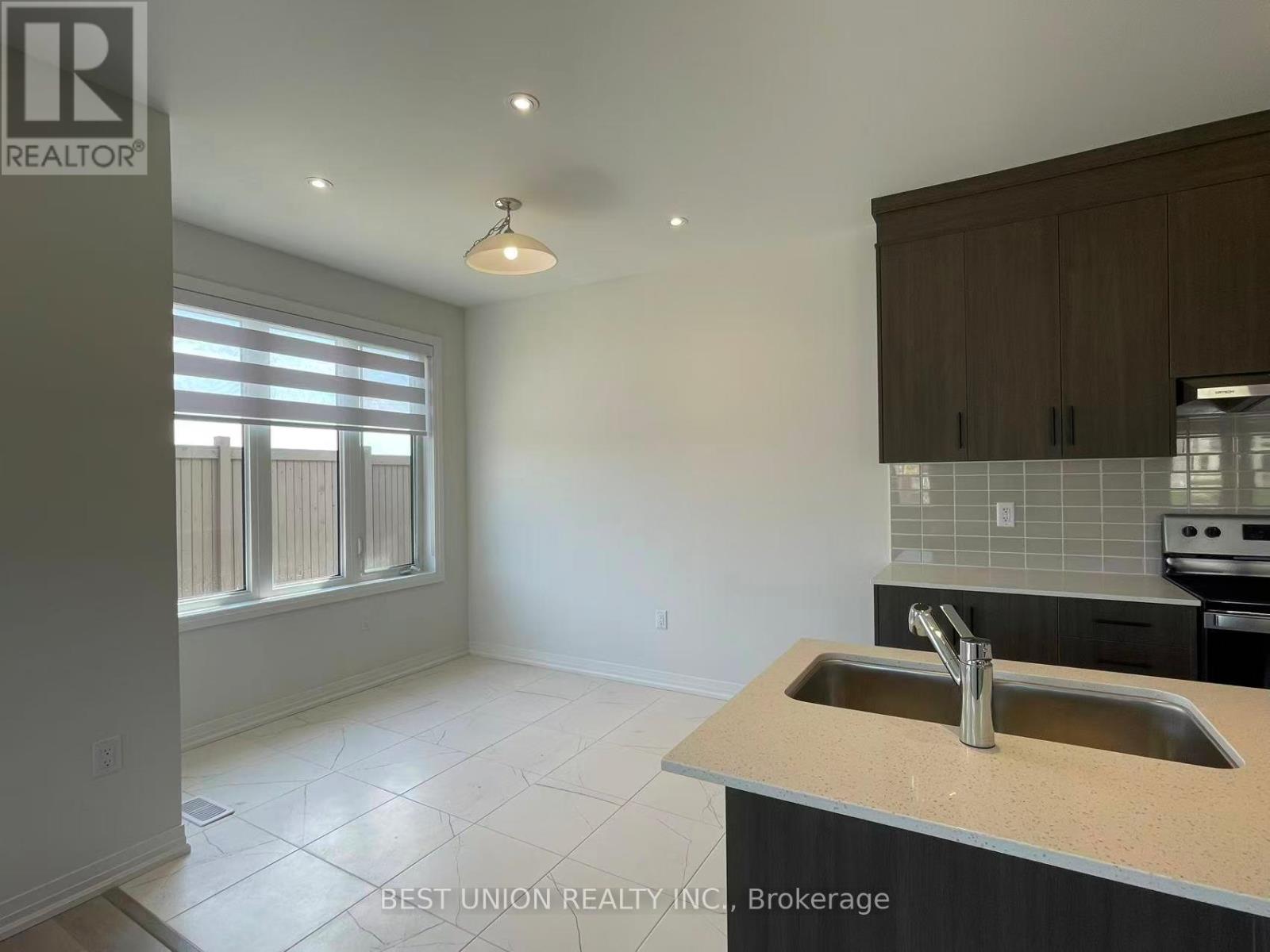 70 Tipp Drive, Richmond Hill, Ontario  L4E 1J3 - Photo 12 - N13027694