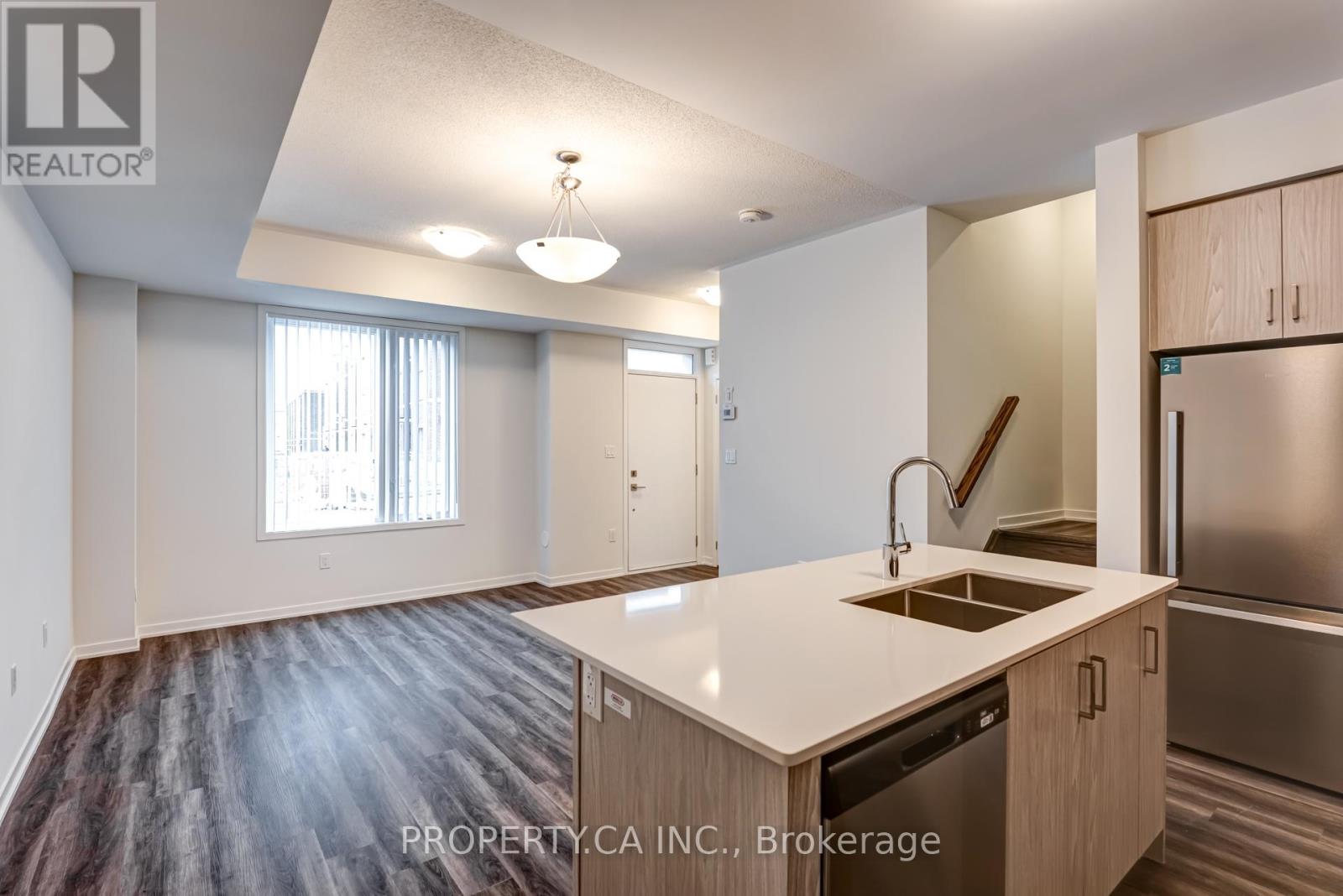 Th377 - 80 Honeycrisp Crescent, Vaughan, Ontario  L4K 5Z8 - Photo 9 - N13027696