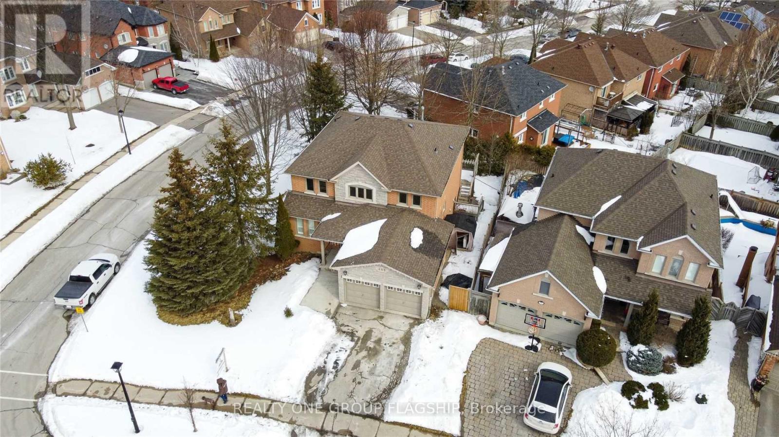 355 Carruthers Avenue, Newmarket, Ontario  L3X 2B7 - Photo 2 - N13027714