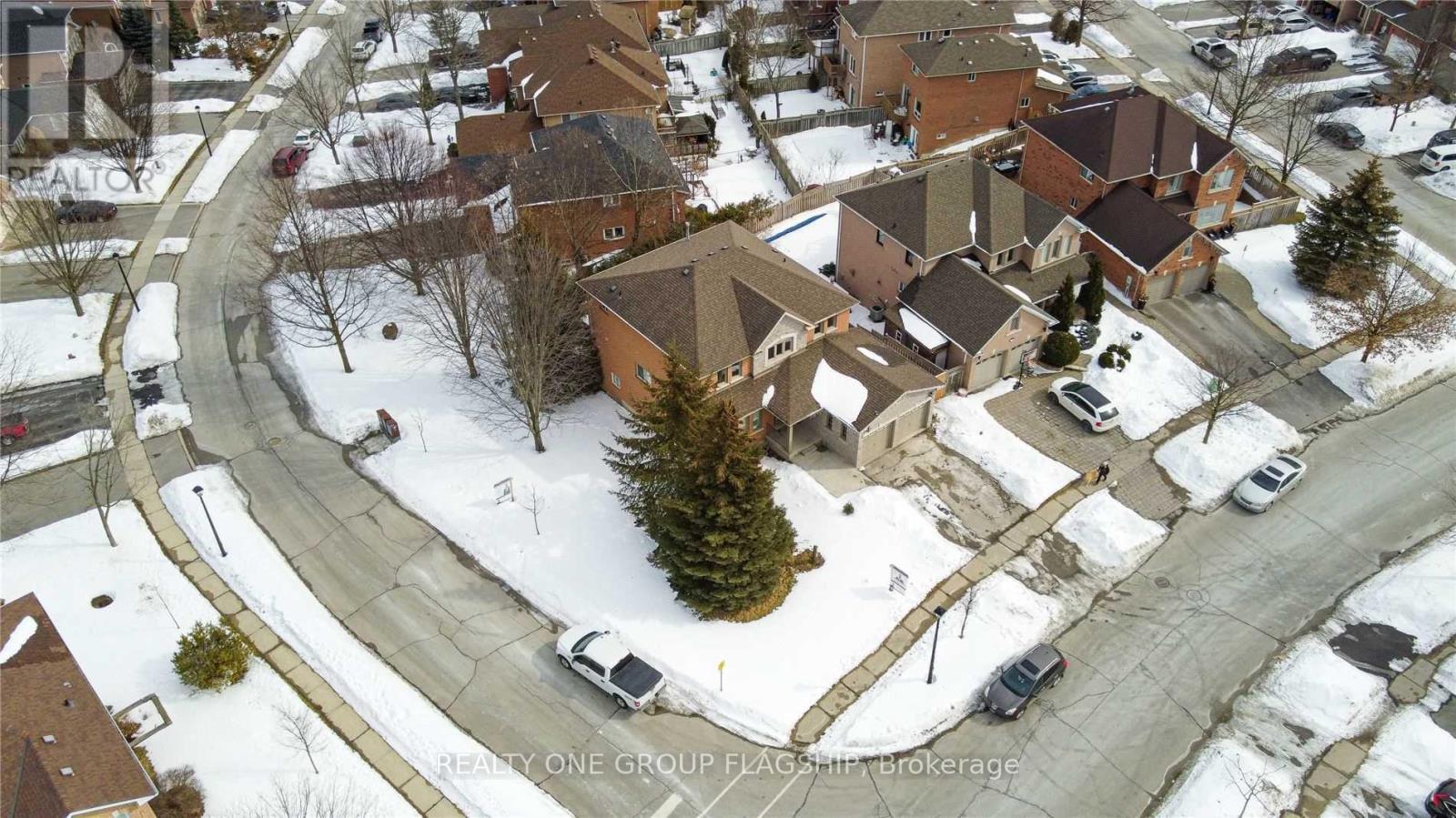 355 Carruthers Avenue, Newmarket, Ontario  L3X 2B7 - Photo 3 - N13027714