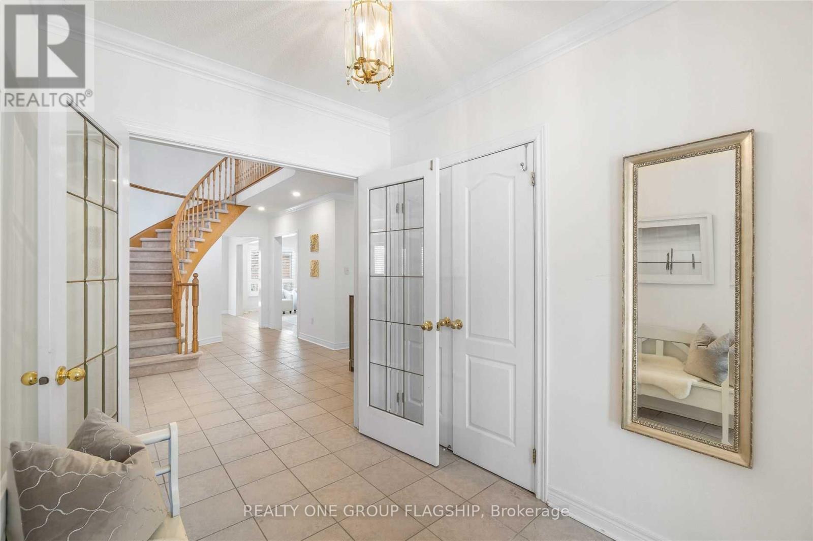 355 Carruthers Avenue, Newmarket, Ontario  L3X 2B7 - Photo 5 - N13027714