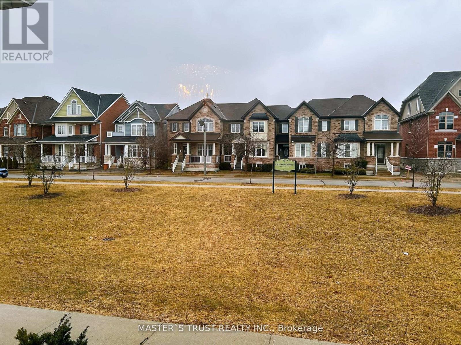 271 Riverlands Avenue, Markham, Ontario  L6B 0V9 - Photo 2 - N13027732