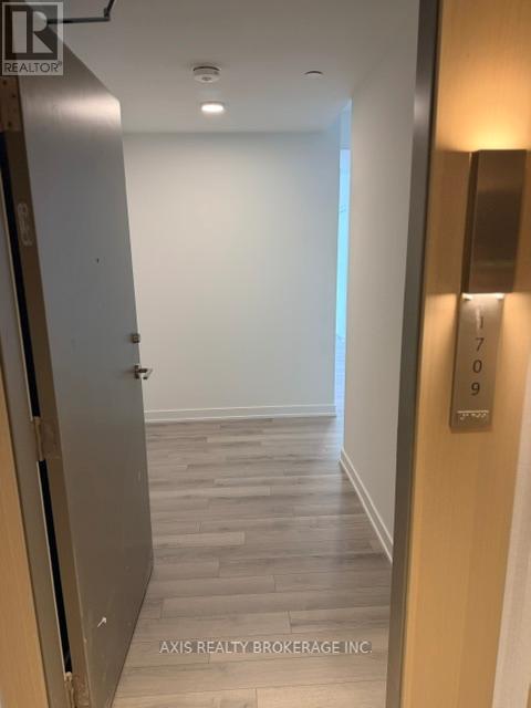 1709 - 15 Skyridge Drive, Brampton, Ontario  L6P 4S3 - Photo 2 - W13027664