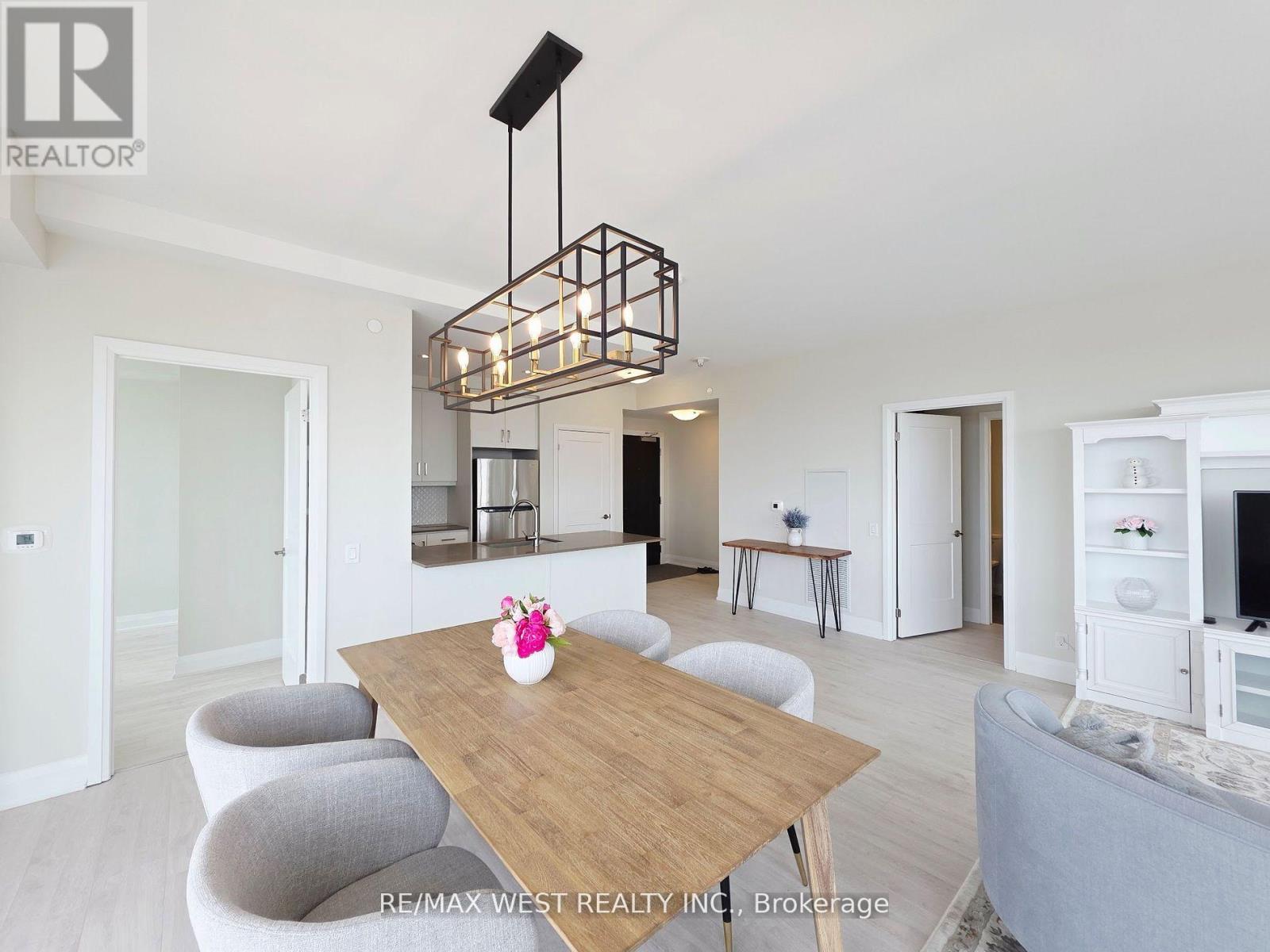 2003 - 15 Lynch Street, Brampton, Ontario  L6W 0C7 - Photo 2 - W13027678