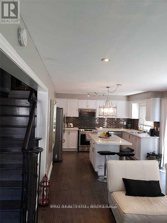 5890 Tampico Way, Mississauga, Ontario  L5M 6Y9 - Photo 4 - W13027716