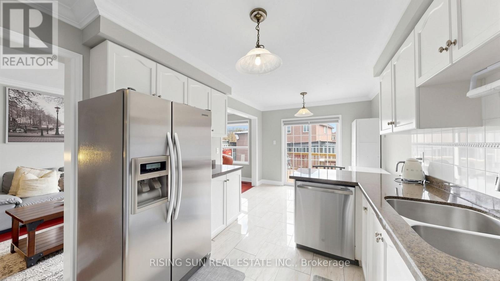 10 Cedarwood Crescent, Brampton, Ontario  L6X 4K1 - Photo 15 - W13027720