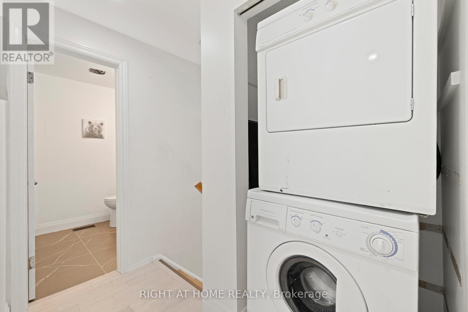 1147 Saturnia Crescent, Mississauga, Ontario  L4Y 2M2 - Photo 21 - W13027724