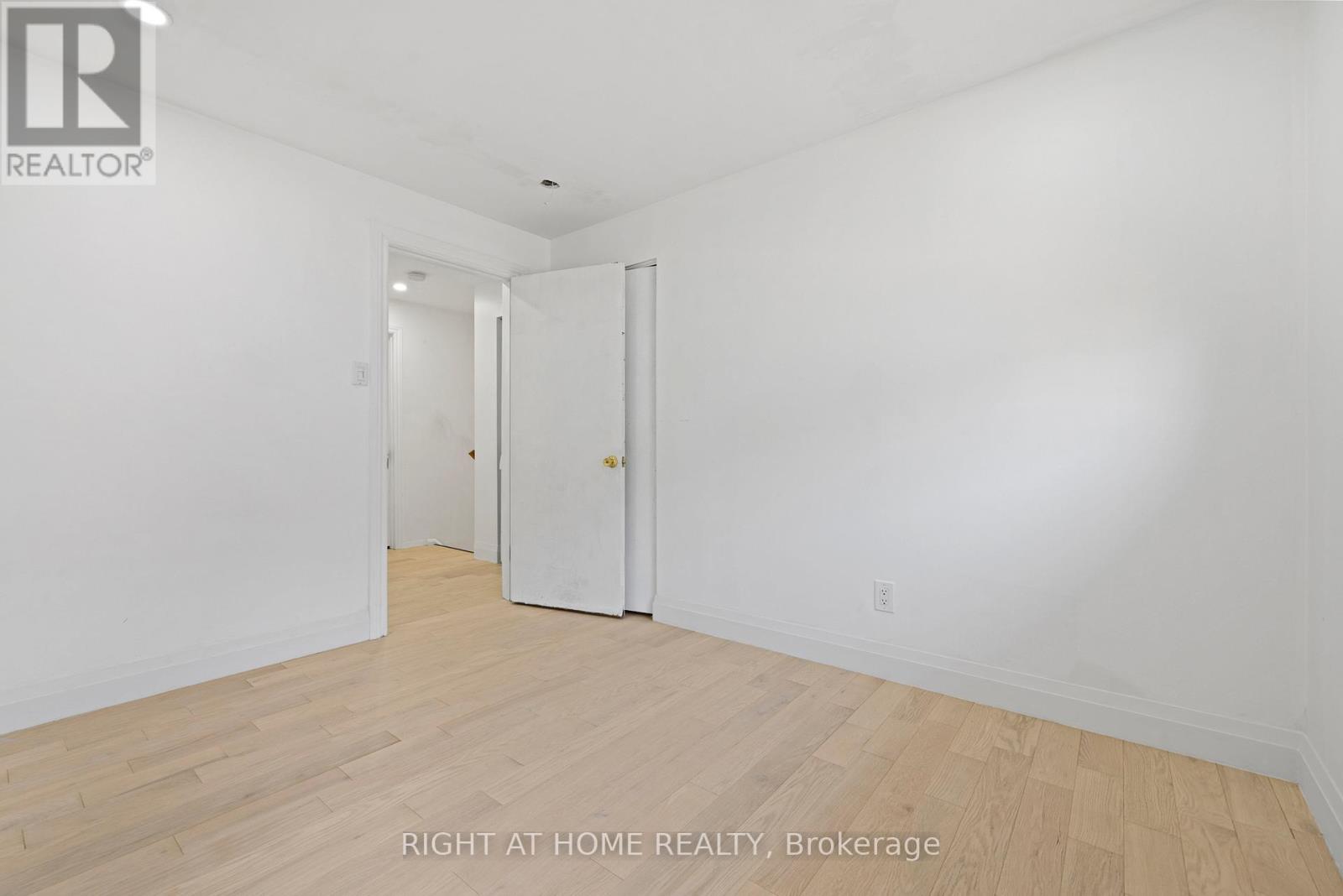 1147 Saturnia Crescent, Mississauga, Ontario  L4Y 2M2 - Photo 22 - W13027724