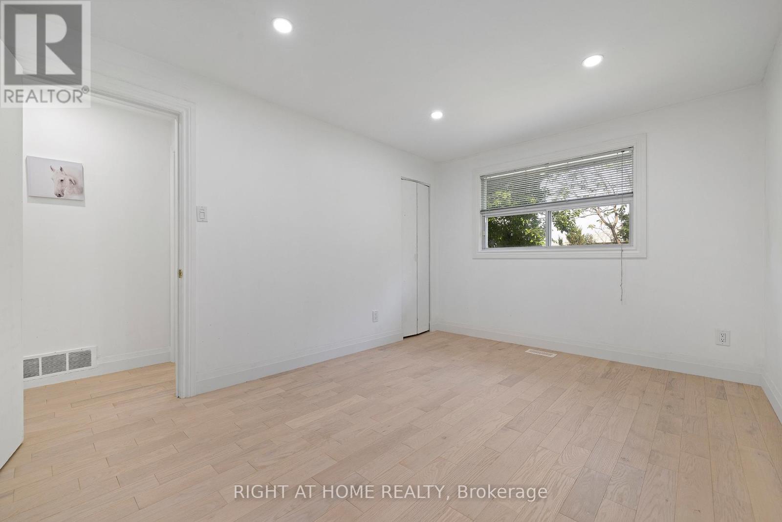 1147 Saturnia Crescent, Mississauga, Ontario  L4Y 2M2 - Photo 25 - W13027724