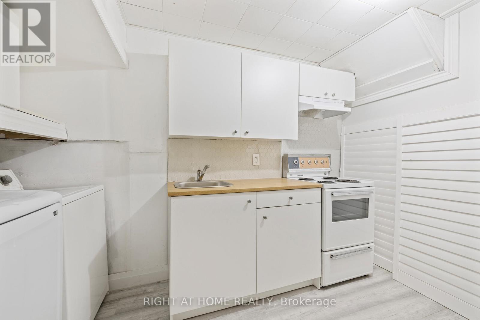 1147 Saturnia Crescent, Mississauga, Ontario  L4Y 2M2 - Photo 32 - W13027724