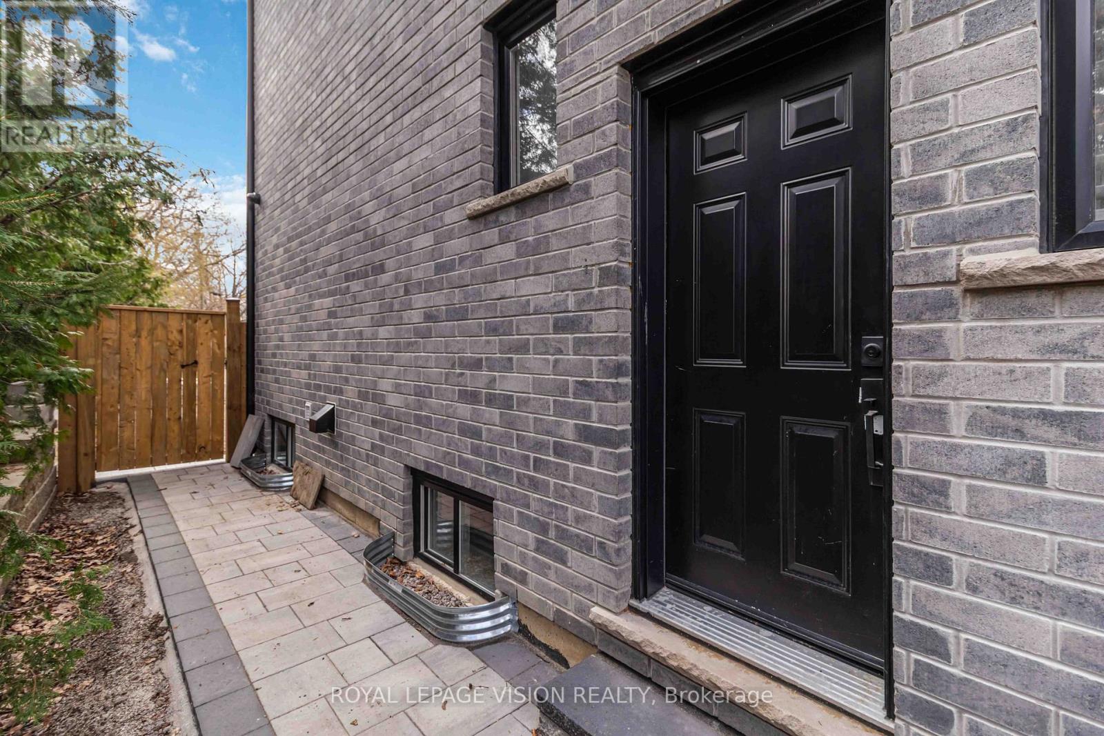 Lower - 77 Thomas Street, Mississauga, Ontario  L5M 1Y6 - Photo 4 - W13027726