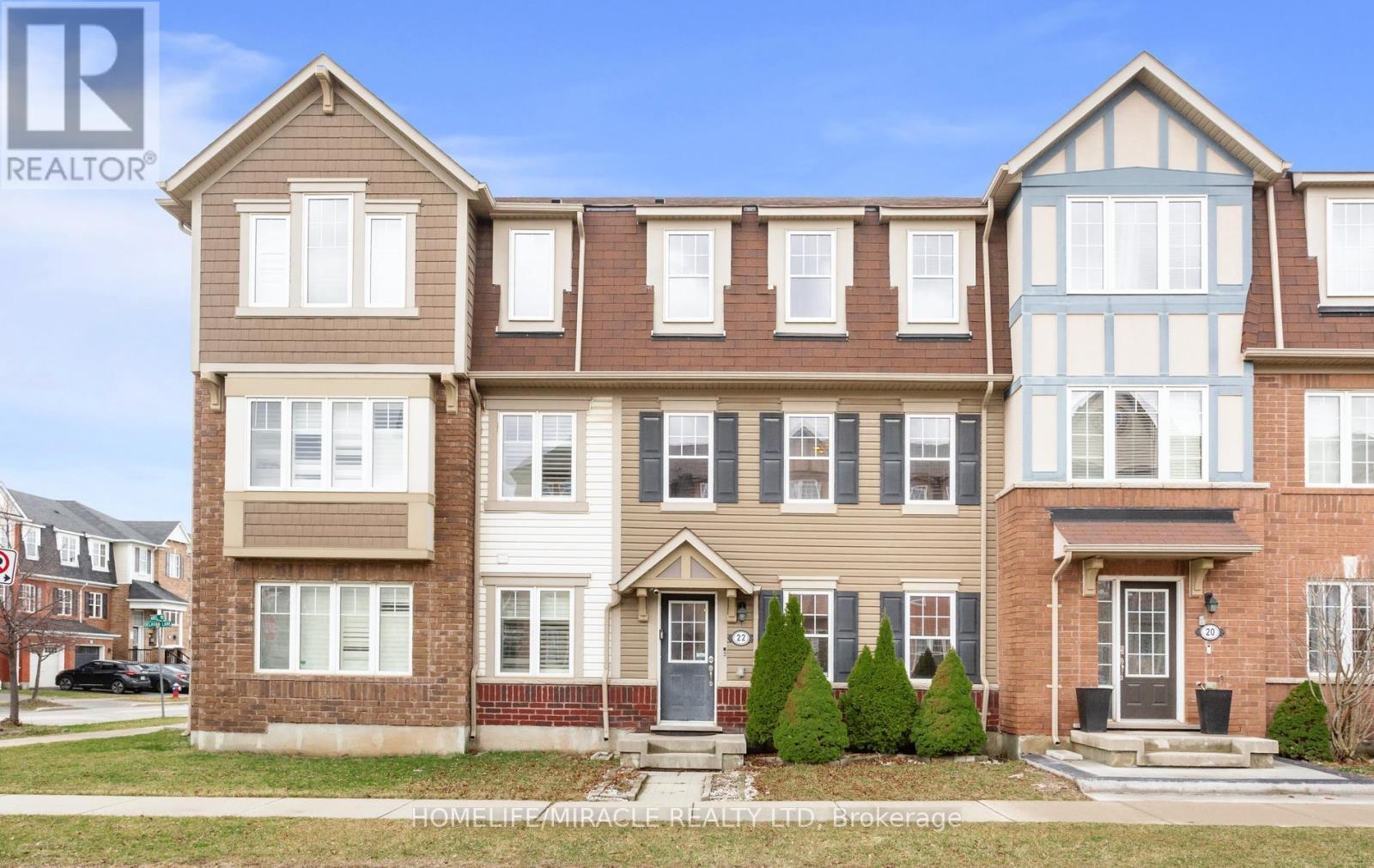 22 Crossbill Road, Brampton (Northwest Brampton), Ontario  L7A 0S5 - Photo 2 - W13027738