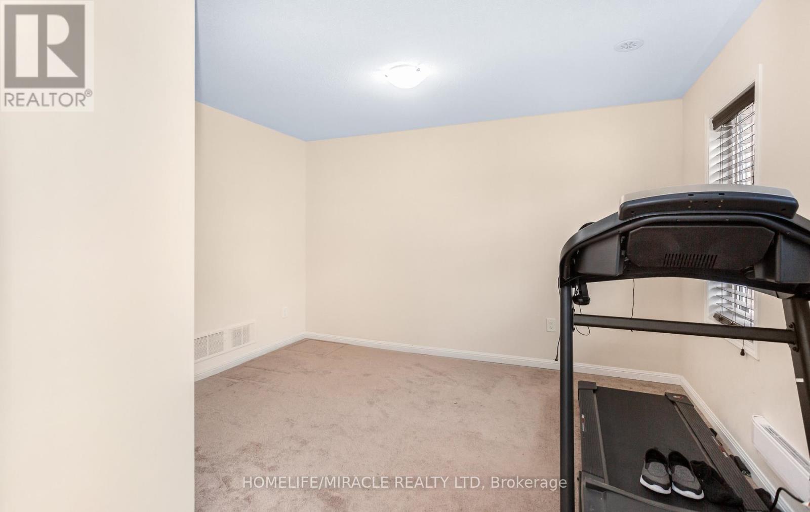 22 Crossbill Road, Brampton (Northwest Brampton), Ontario  L7A 0S5 - Photo 7 - W13027738