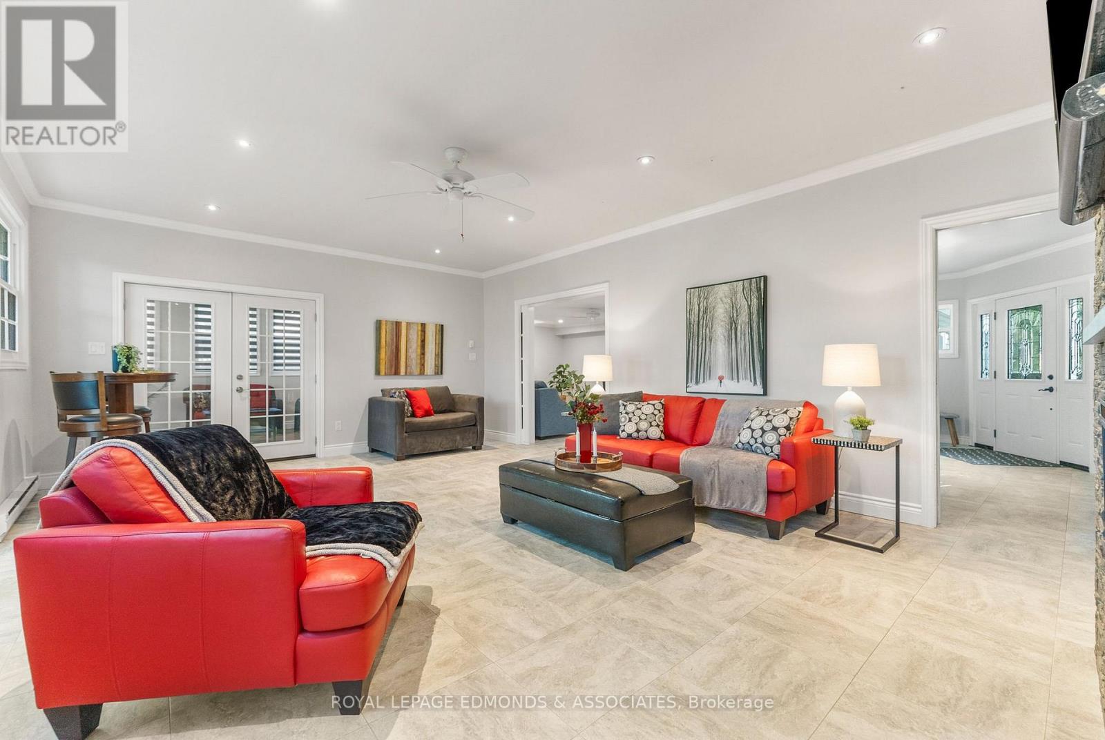 731 Francie Lane, Laurentian Valley, Ontario  K8A 6W2 - Photo 9 - X12698868