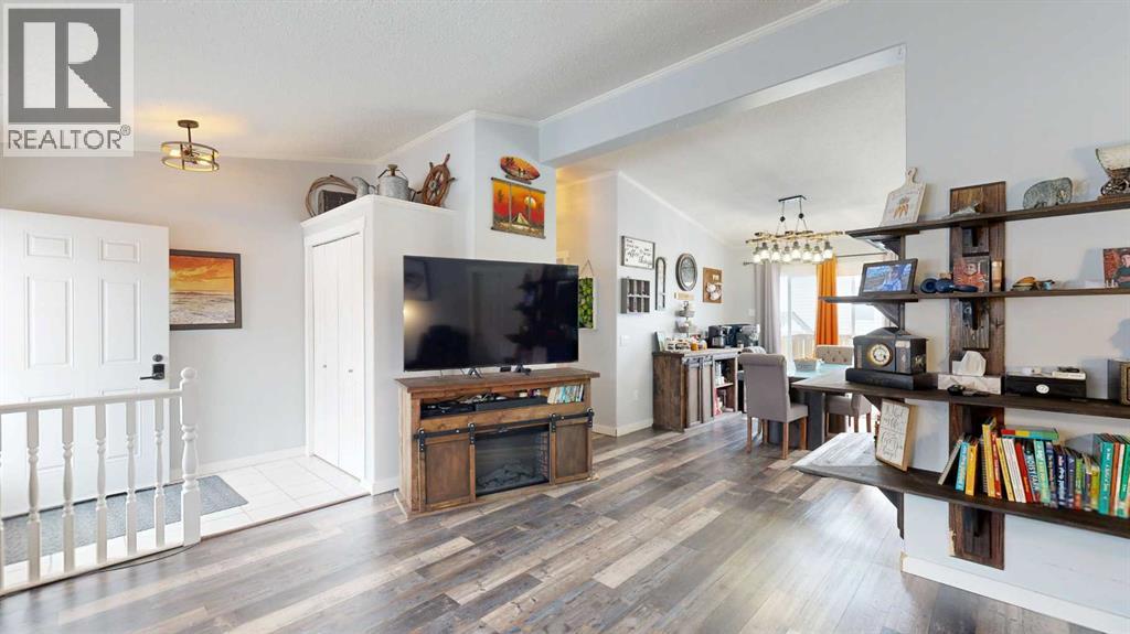 18 Jackson Place, Whitecourt, Alberta  T7S 1T7 - Photo 5 - A2294461