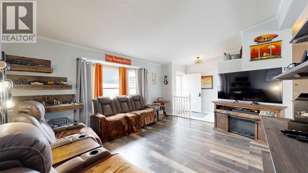 18 Jackson Place, Whitecourt, Alberta  T7S 1T7 - Photo 6 - A2294461